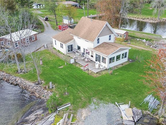 2nd image of 45586 Lois Ln