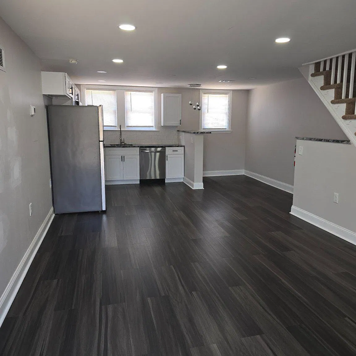 2 bed, 2.0 bath, 900 sqft, $1,600 — Photo 2