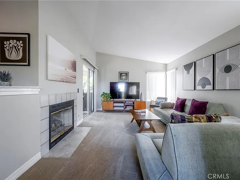 10 Corniche Dr #E — Photo 1