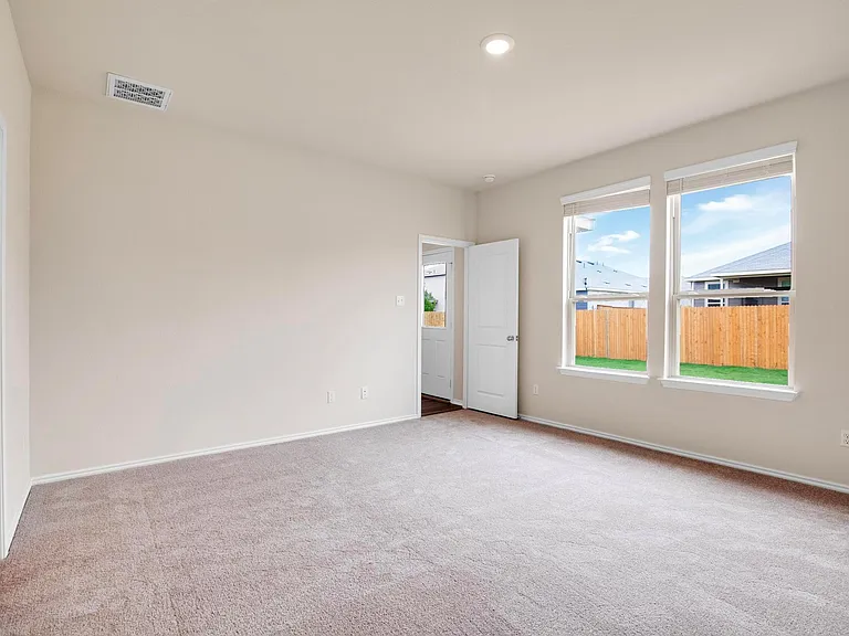 200 Janice Rd — Photo 11