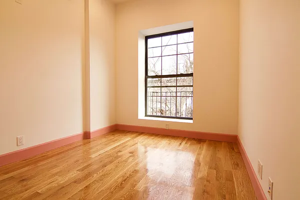 Rented by Nooklyn NYC LLC | media 12