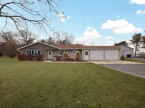 N4026 Hickory Rd, Fond Du Lac, WI 54937