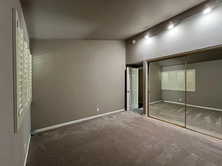 5901 Valerie Ave — Photo 27