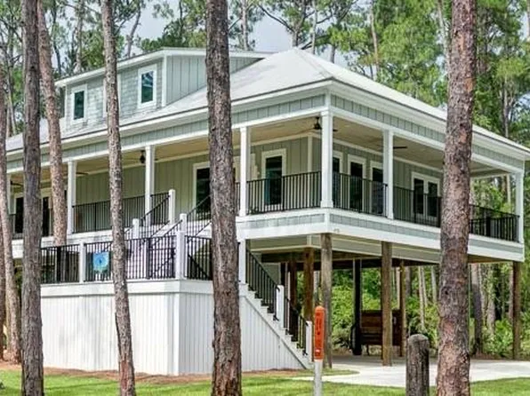 910 Lavigne Pl, Dauphin Island, AL 36528