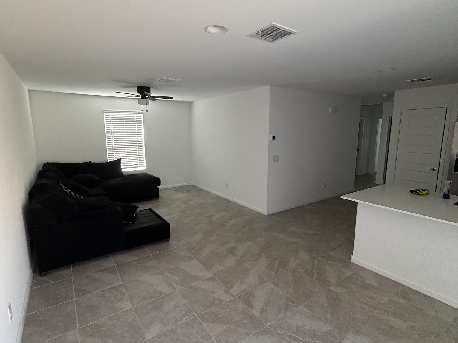3 bed, 1177 sqft, $1,600 — Photo 3