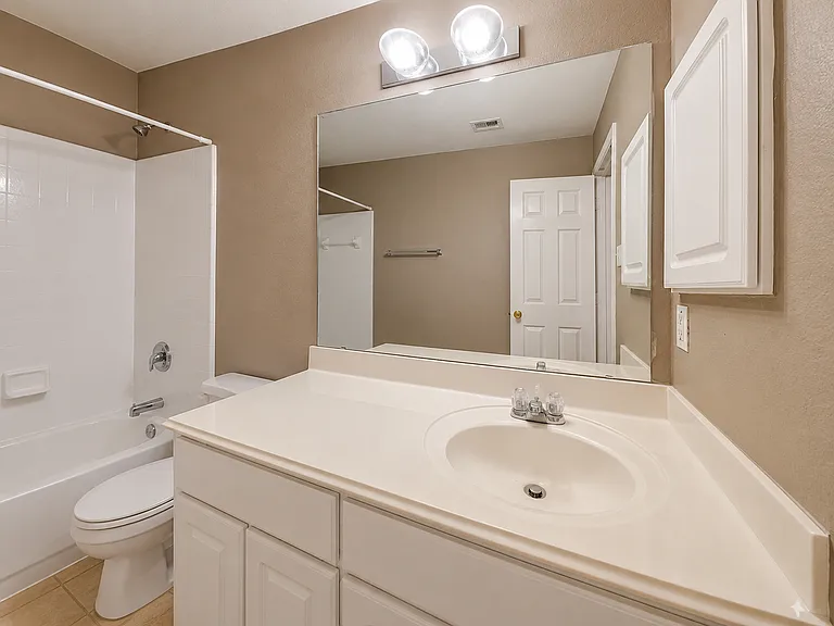 2314 Village Leaf Dr — Photo 13