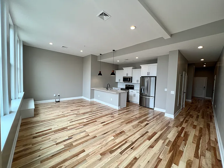 409 Lackawanna Ave #418 — Photo 2