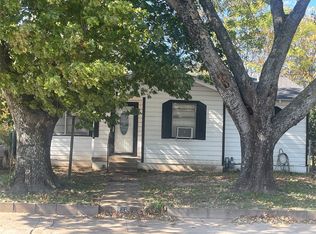 114 & 116 Flowers St, Waxahachie, TX 75165
