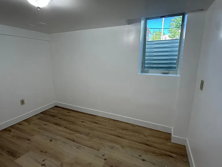 87 C St — Photo 37