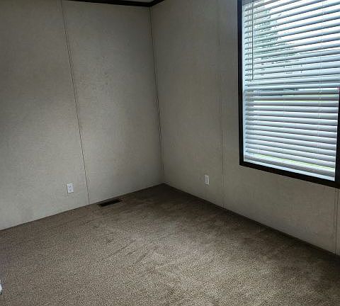 4th image of 4904 Bay Dr #55