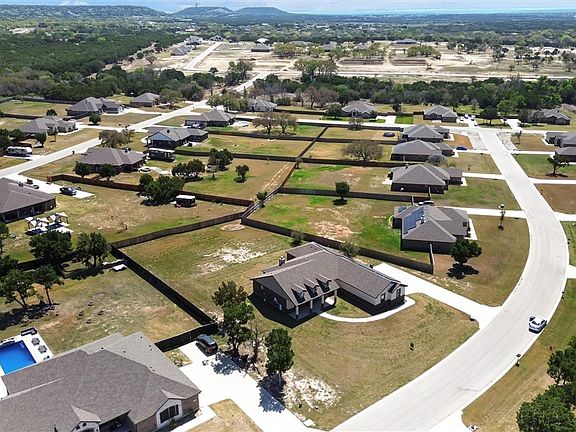 5th image of 3919 Gracey Ln