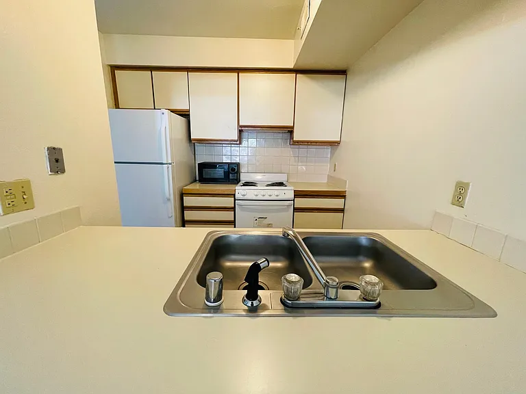 Varsity Townhouses - Student Housing — Photo 19