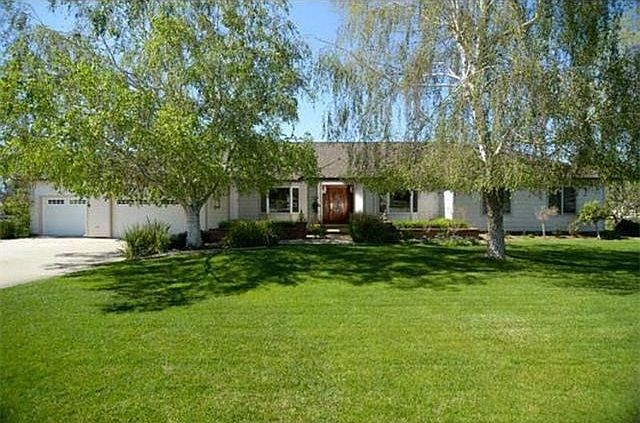 1st image of 2039 Vincent Dr