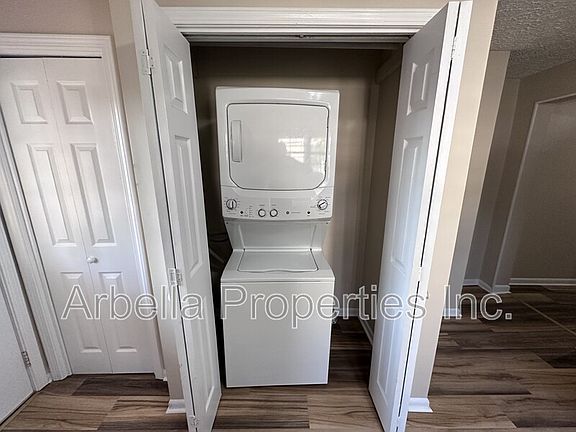 4th image of 649 Arch St APT A