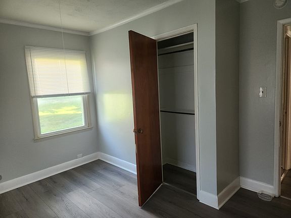 5th image of 1051 Lawnview Ave