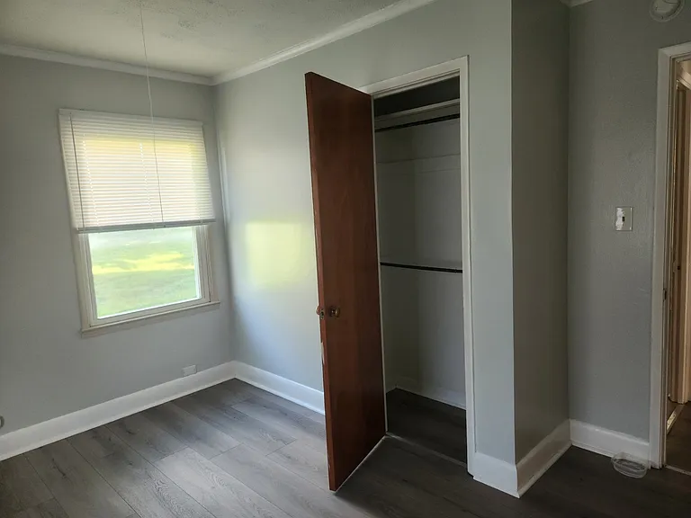 1051 Lawnview Ave — Photo 5