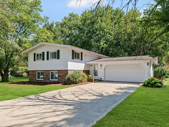 5 Allison Dr W, Paxton, IL 60957