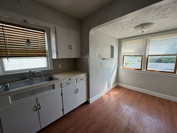 5th image of 1482 Dille Rd #Up