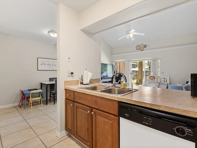 12250 Huntsman Ln — Photo 11