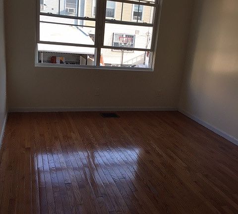 4th image of 318 Marion St #2