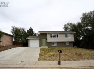 1375 Luna Dr, Fountain, CO 80817