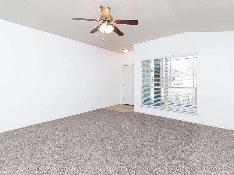 6300 Clear Brook Dr — Photo 4