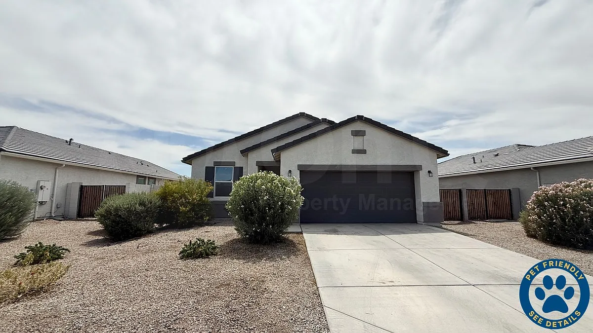 4 bed, 2.0 bath, 1569 sqft, $1,975 — Photo 1
