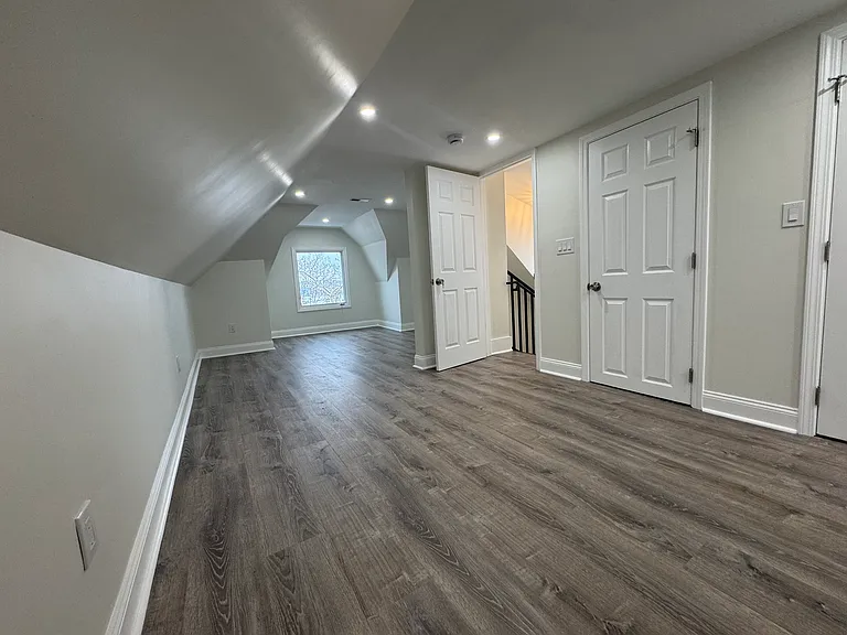 2413 Woodstock Ave #2 — Photo 10