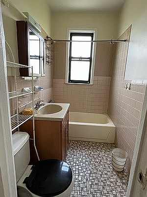 4th image of 24-49 33rd St #3R