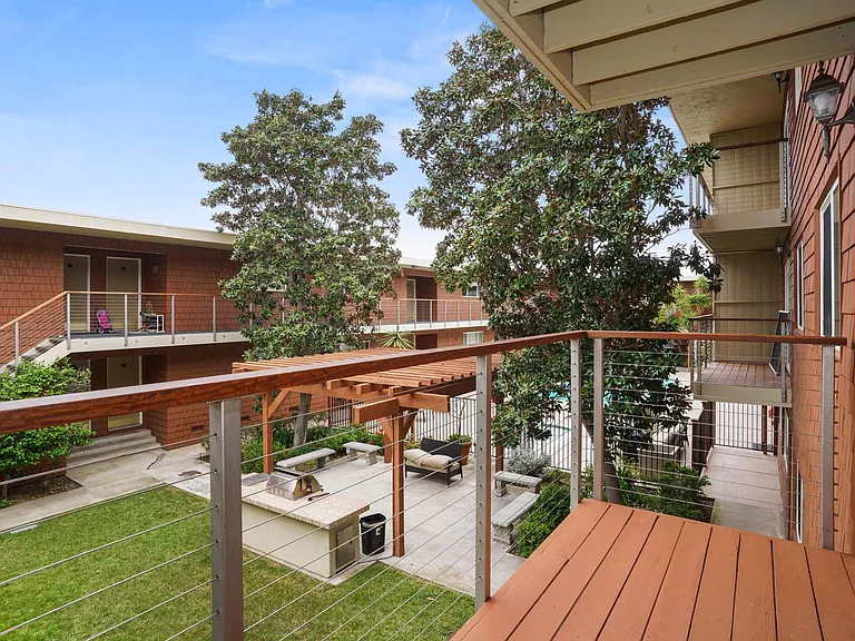 Terraces at Del Mar — Photo 41