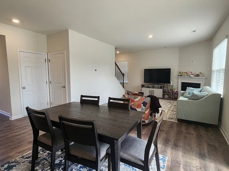 7451 Buckpasser Dr — Photo 5