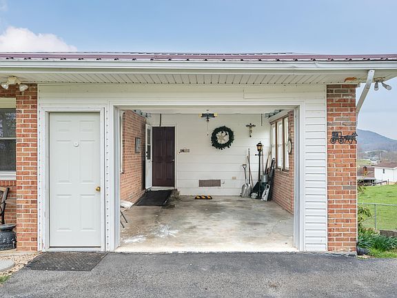 5th image of 2516 Pinewood Dr