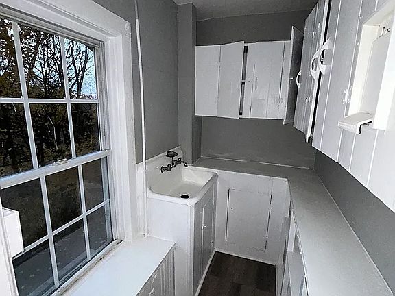 3rd image of 112 High St