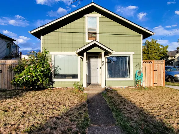 195 N 2nd St, Harrisburg, OR 97446