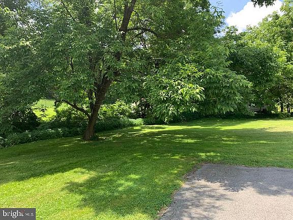 3rd image of 3 Woodland Ave