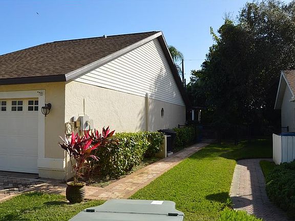 4th image of 1800 Glen Lakes Blvd N