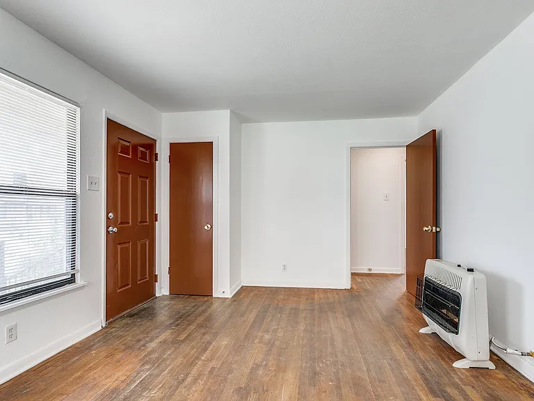 142 Helena St — Photo 5