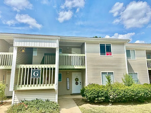 1712 Eagles Pl #G203 Photo 1
