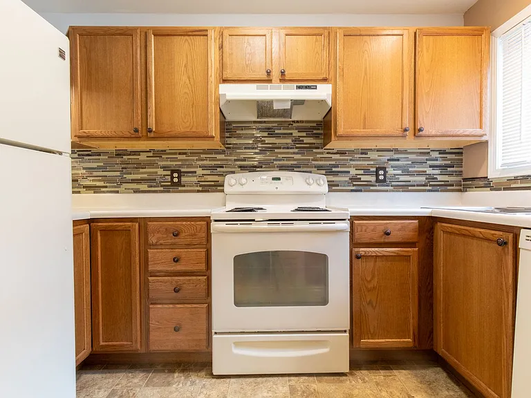 1433 Shipley Ferry Rd E — Photo 8