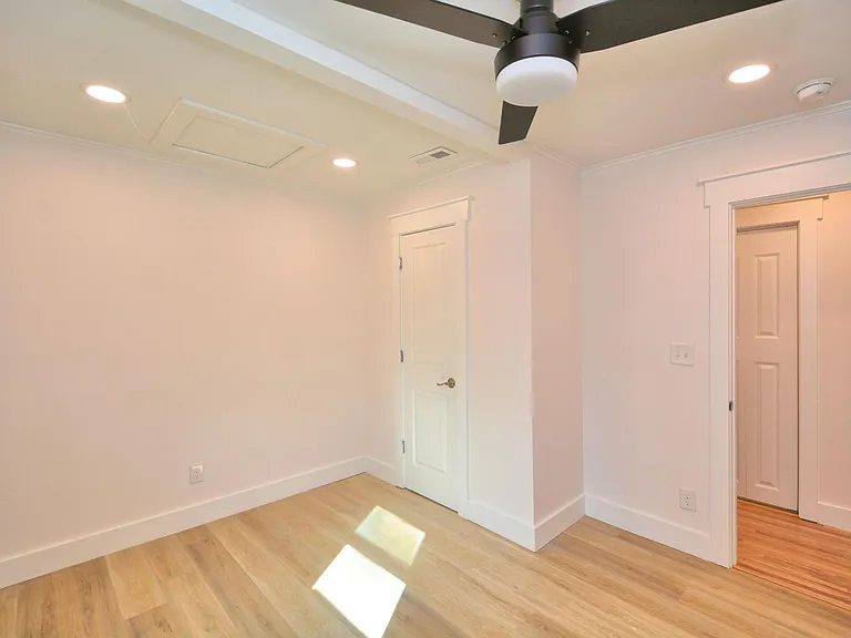 109 Edgemont Dr — Photo 34