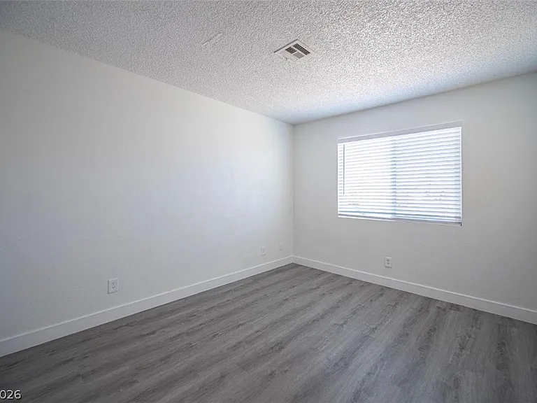 921 Snug Harbor St #D — Photo 22