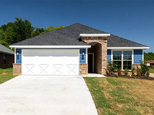 223 Clover Cir, Weatherford, TX 76086