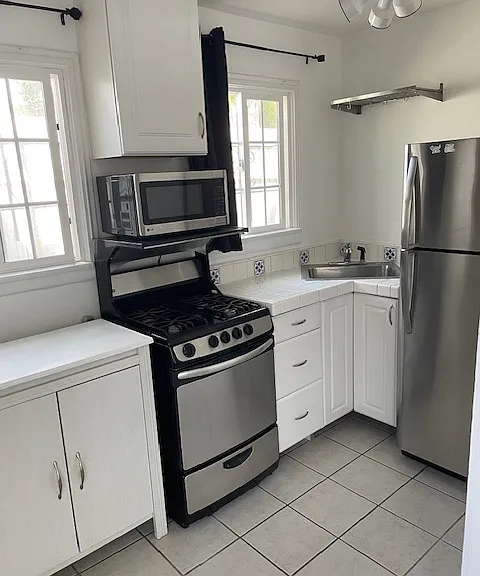 318 1/2 S Myers St — Photo 2