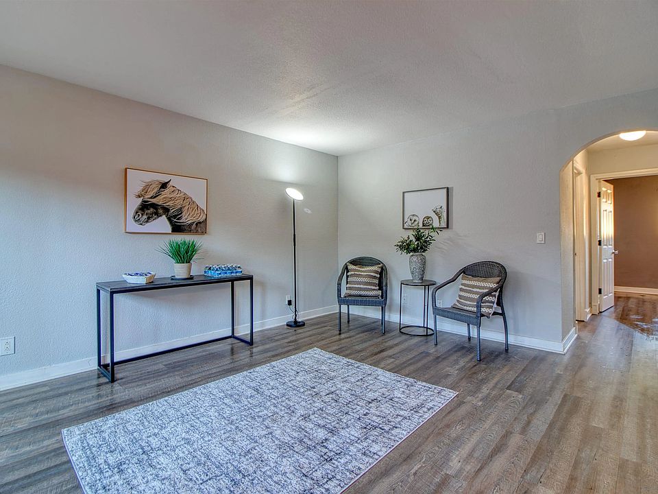 1st image of 3215 44th St Unit 19