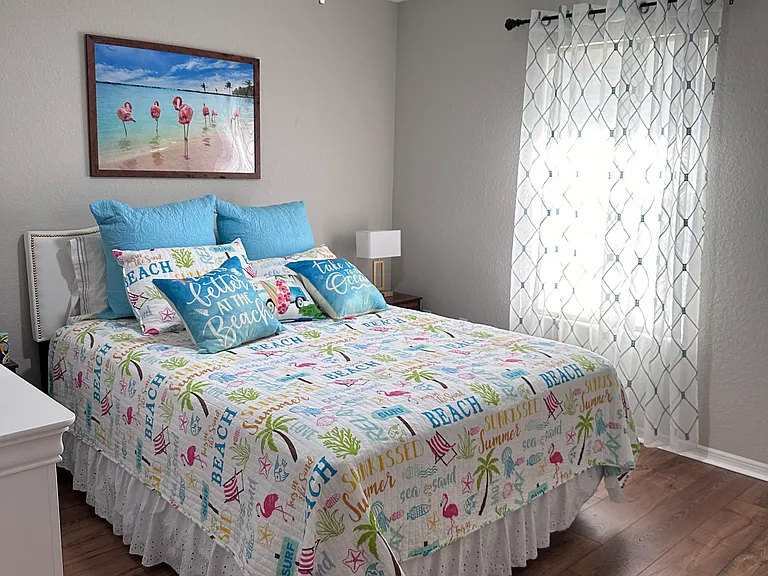 another view of the beach room