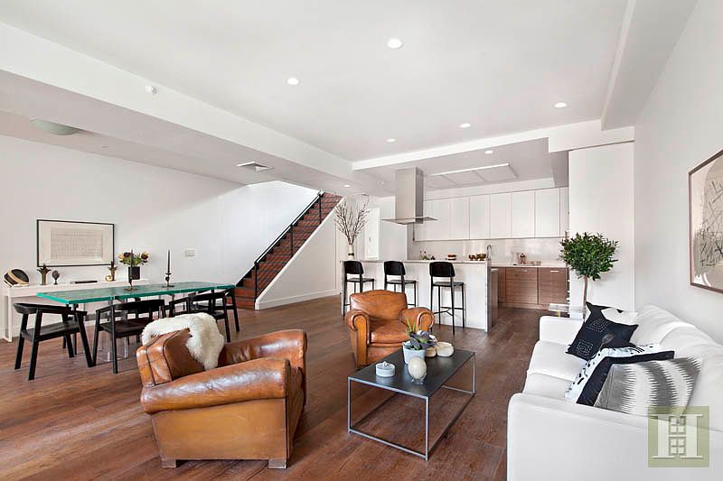 1st image of 123 Baxter St #Townhouse