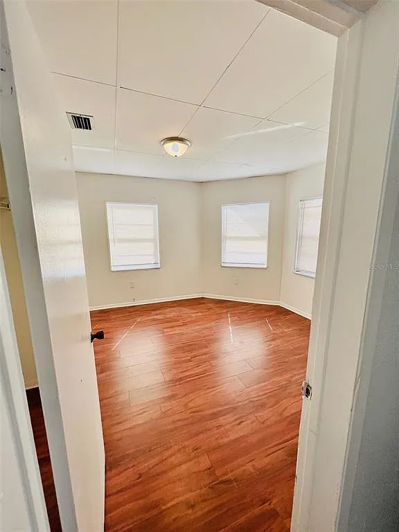 3 bed, 1.0 bath, 1200 sqft, $2,300 — Photo 3
