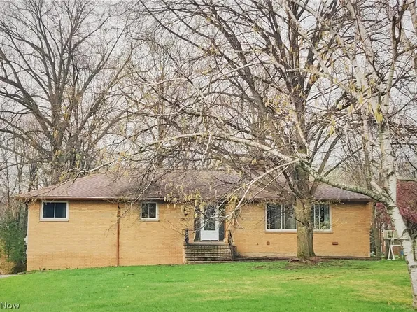 6473 Tanglewood Ln, Seven Hills, OH 44131