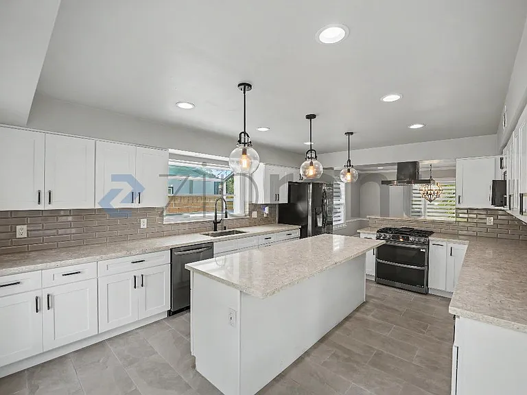 4390 Cerritos Ave — Photo 10