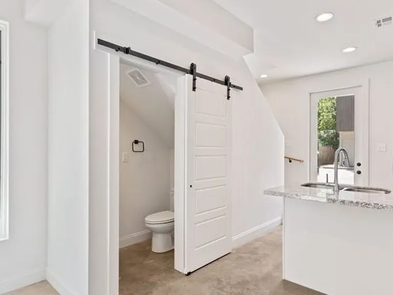 305 Ella St #3 — Photo 9